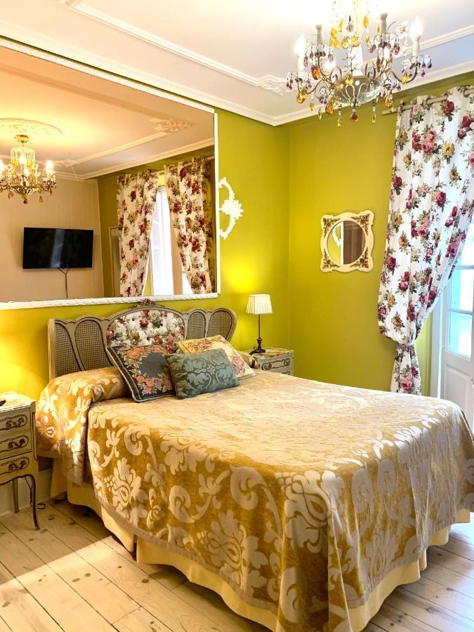 Hostal Boutique Puerta Del Sol Torrelavega Dış mekan fotoğraf