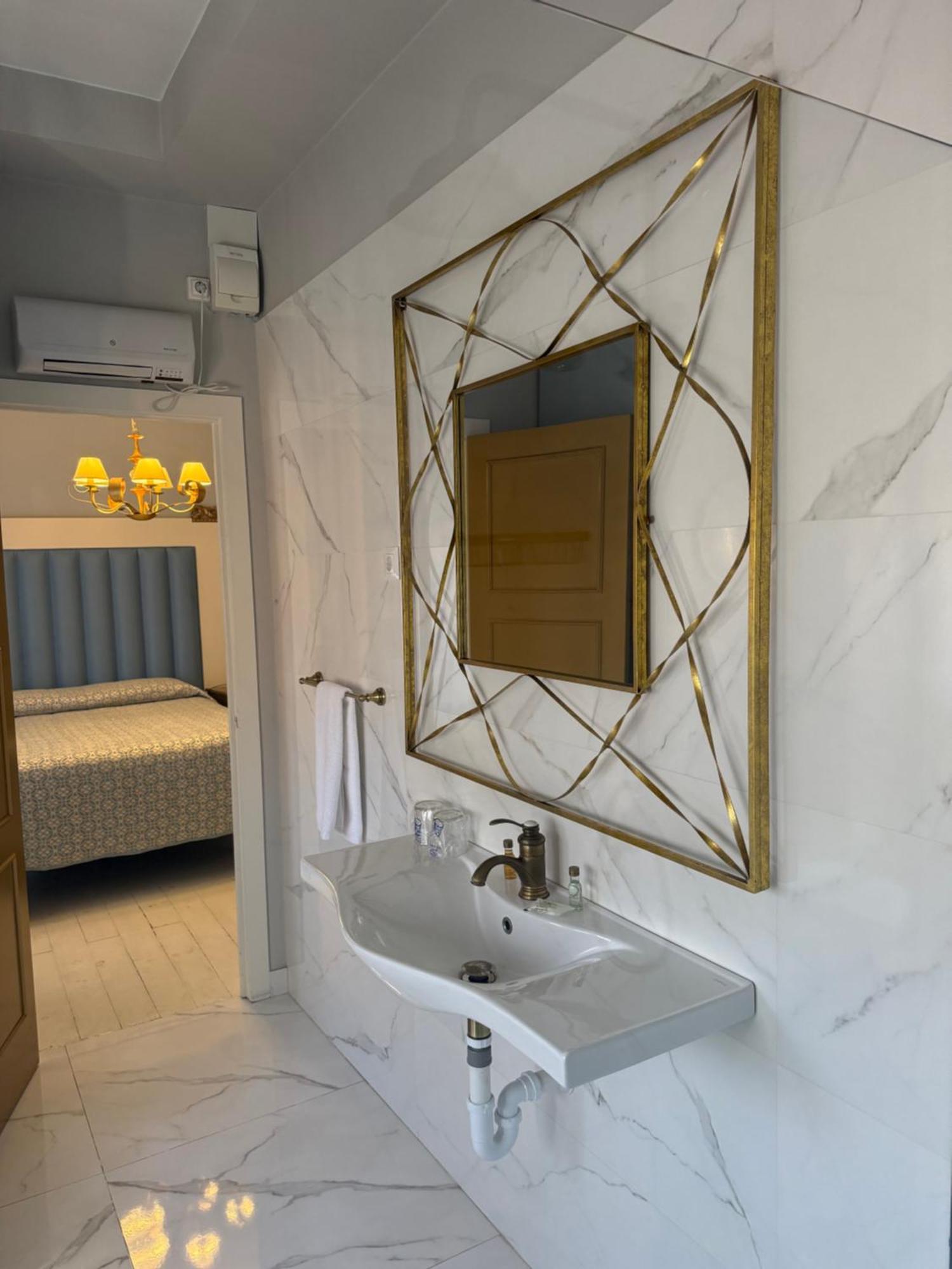 Hostal Boutique Puerta Del Sol Torrelavega Dış mekan fotoğraf