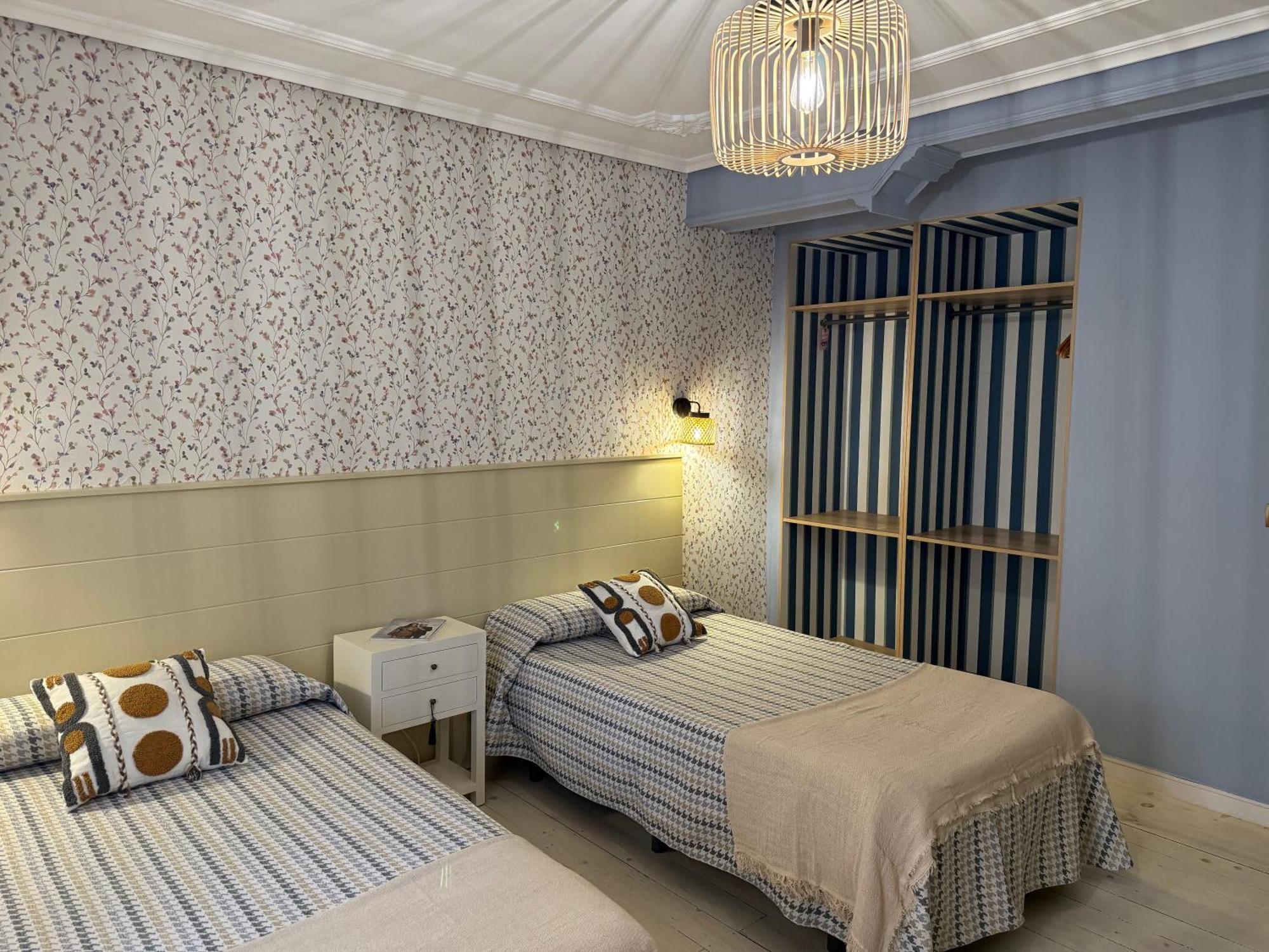 Hostal Boutique Puerta Del Sol Torrelavega Dış mekan fotoğraf